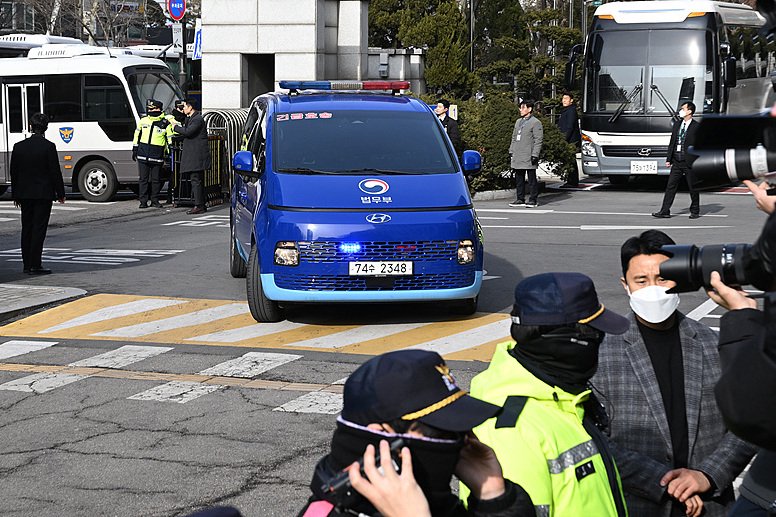 韩法院审查结束 尹锡悦是否会被正式拘留 今天或出结果